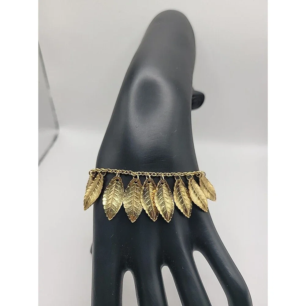 Vintage Napier Gold Tone Leaf Charm Bracelet Botanical Nature Classic Jewelry - Picture 4 of 15